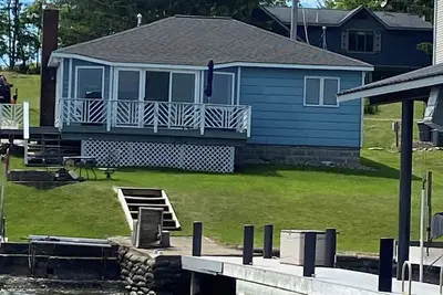 Image de Bayside House in Fair Haven with Boat Dock