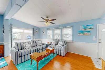 Image de Quiet coastal home with patio & pool, close to Assateague & Ocean City