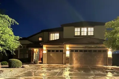 Image de 6br3ba with pool & jacuzzi