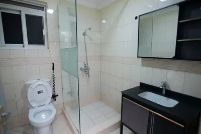 Image de Well furnished and Cozy 2 bedroom apartment.