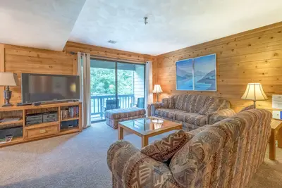 Image de Seven Springs Stoneridge 3 Bedroom Standard Condo, Ski-In/Out, Pet Friendly! by RedAwning