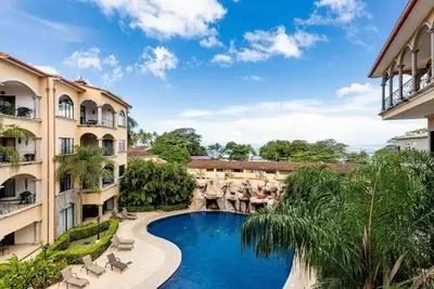 Image de Best Location! Tropical 3br Condo – Across Tamarindo Beach.