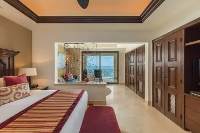 Image de Amazing Room with a View, on Private Beach by the Arch and Discount Golf Package