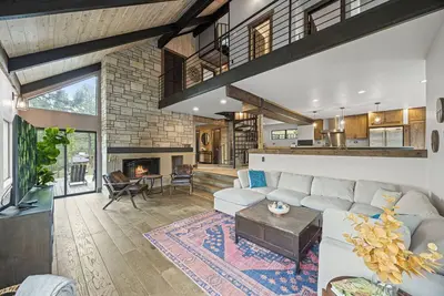 Image de Mountain Retreat - Close to Town!