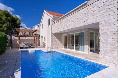 Image de Two Modern Villas with Pool and Spa - Anouk and Belpur