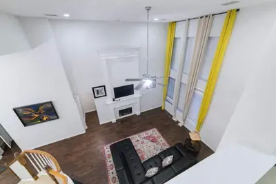 Image de Renovated Elegant 4Bed/3Bath(we rent Tesla&VWjeta)