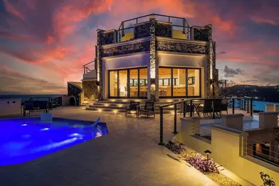 Image de Castle at Cabrita: Stunning Rooftop Views - Fully Renovated