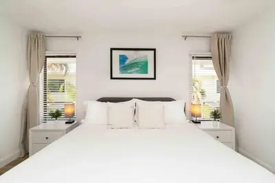 Image de [Sunny in Siesta] king bed + walk to beach
