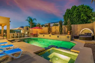 Image de Stop \"Heated Pool, Spa, Ping Pong, XBox, billiards