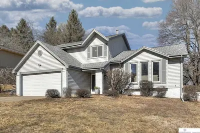 Image de Newly Remodeled Home - 20 minutes from anywhere in Omaha!