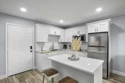 Image de Cozy apartment close to Bush Garden, 15min Downtown Tampa