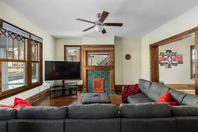 Image de Huge 7 Bedroom, 4 Bathroom Sleeps 14+