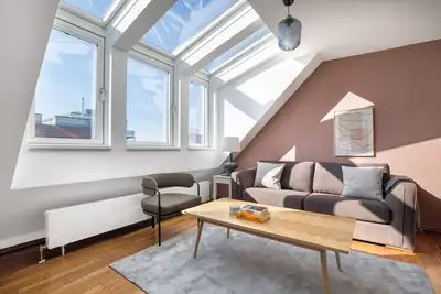 Image de Deluxe Josefstadt 2br w/ Balcony & Elevator, nr Tram 2, by Blueground