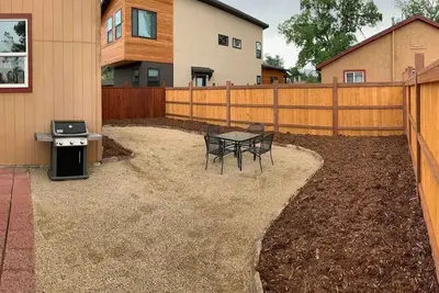 Image de Salida “casita, ” close to it all!