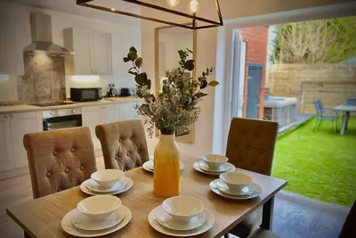 Image de Family modern 3 Bed Hot Tub House in Blackpool