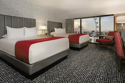 Image de Two Queen Room at a  Hotel