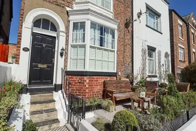 Regatta House, pet friendly, character holiday cottage in Whitby