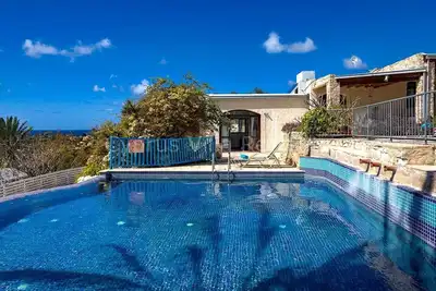 Image de Villa Chateau Rock, 4 Bed with Large Private Infinity Pool