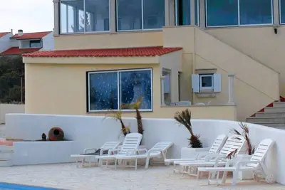 Image de Appartement À Pataias Avec Terrasse, Piscine & ACCÈS Direct À La Plage