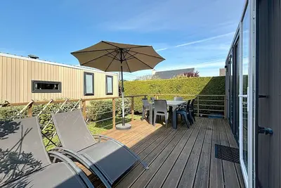 Image de Mobile-home Grand Confort 4 pers, 2 ch, 2 sdb, plage, piscine, fitness, terrasse - Jullouville