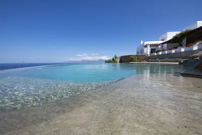 Image de My Rental Homes - Villa Dany with infinity swimming pool, terrace and sea view.
