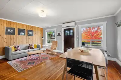 Image de Nw Riverside  | Old Bend | Pet (dog) friendly | Walk Everywhere!