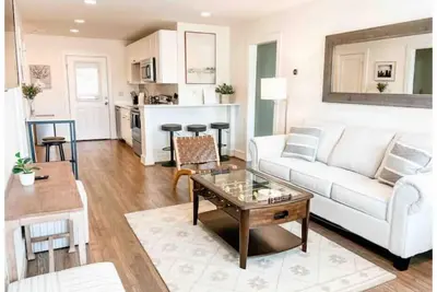 Image de Cute 2 Br Condo Downtown Homewood