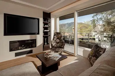 Image de Appartement vacances \"Apt. Stefan - Schenna Chalet\" avec vue sur la montagne