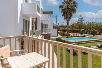 Image de 'Ninemia Suites Tinos Grand 105' avec piscine partagée, Wi-Fi et climatisation