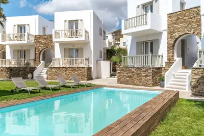 Image de \"Ninemia Suites Tinos Superior 201\" avec vue sur mer, Wi-Fi et climatisation