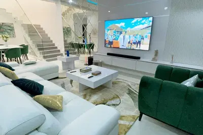 Image de Your Luxurious and Peaceful Home away from Home