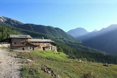 Image de Chalet \"Civico 5\" avec vue sur la montagne, jardin partagé et Wi-Fi