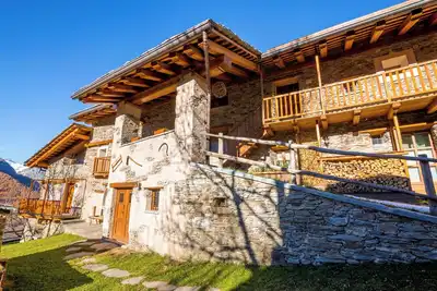 Image de Chalet 'Civico 8' avec vue sur la montagne, jardin partagé et Wi-Fi