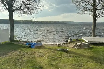 Image de Lakefront All Season Home