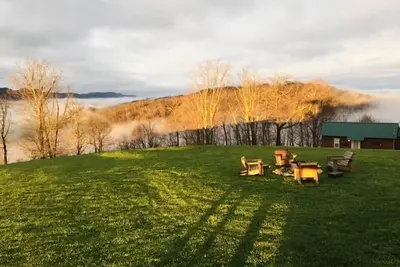 Image de Escape life’s busyness at Bear in Mind cabin