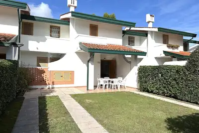 Image de Danube village terraced house on two levels