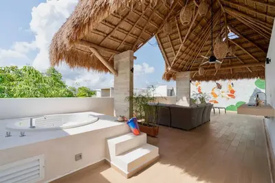Image de Koi Penthouse w Jaccuzi/Workspace-wifi/Gym/Parking