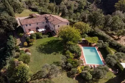 Image de Villa à Palaia avec 8 chambres à coucher, 14 couchages