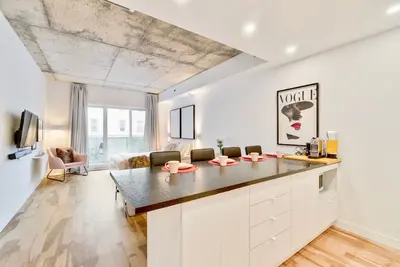 Image de Initial | Vogue Hc | Limoilou Qc City + Free Parking