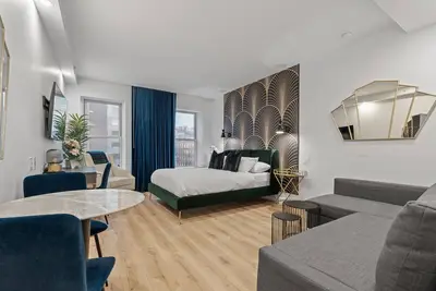 Image de Initial | Art-déco | Québec