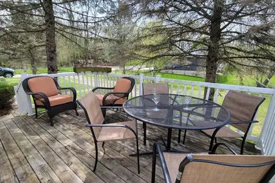 Image de Spacious and comfortable home. Outside deck.