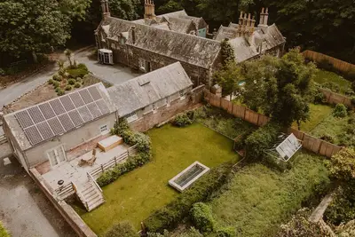 4 Season's Splendour : Artist Nest in Walled Garden on 2000 acre Seaside Estate
