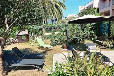 Image de Ground floor villa 5 minutes from the beach in a quiet area.