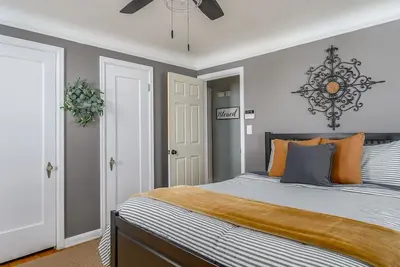 Image de 5br/2ba Beautiful and Spacious Home in Quiet Area