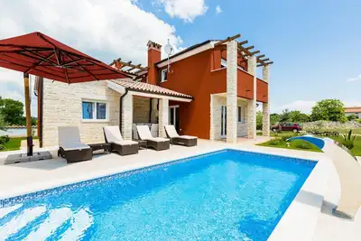 Image de Villa Delle Rondini in Central Istria with Whirlpool and Sauna for 8 persons