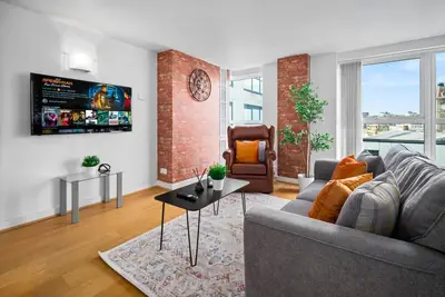 Image de Luxury B1 Two Bedroom Apartment