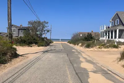 Image de Bayside Cottage - Cape Cod Bay Beach just. 25 away