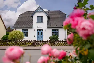 Image de Location-Confort-Salle de bain privée séparée-Vue sur Jardin