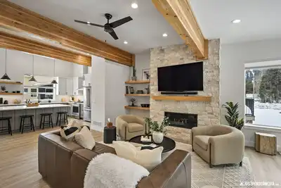 Image de Stunning townhome in Girdwood w/ game room and sauna!