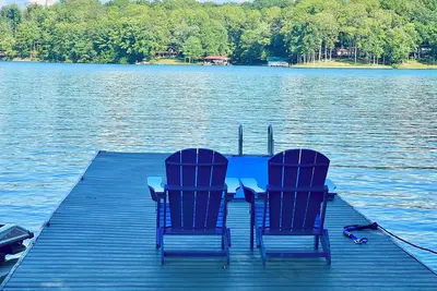 Image de Lakefront Home - new dock coming April 2024! Stay tuned for updated pictures!